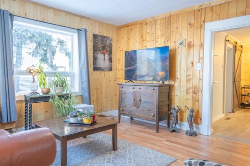 5010 53Rd Avenue, Bashaw, AB - Indoor