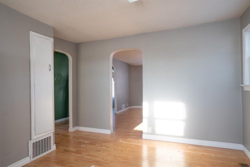 140 1St Street, Edberg, AB - Indoor Photo Showing Other Room