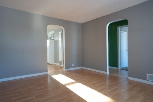 140 1St Street, Edberg, AB - Indoor Photo Showing Other Room