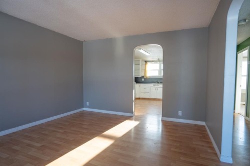 140 1St Street, Edberg, AB - Indoor Photo Showing Other Room