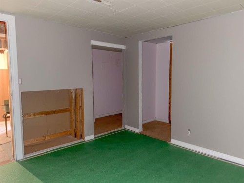 140 1St Street, Edberg, AB - Indoor Photo Showing Other Room