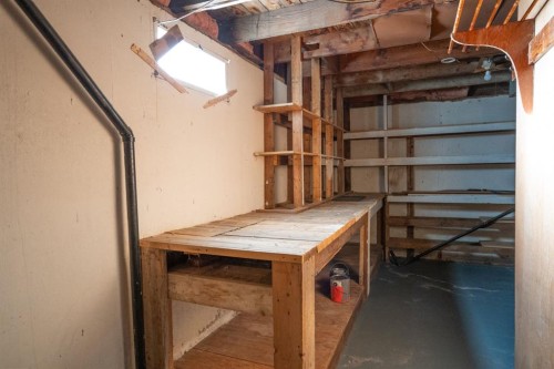 140 1St Street, Edberg, AB - Indoor Photo Showing Basement