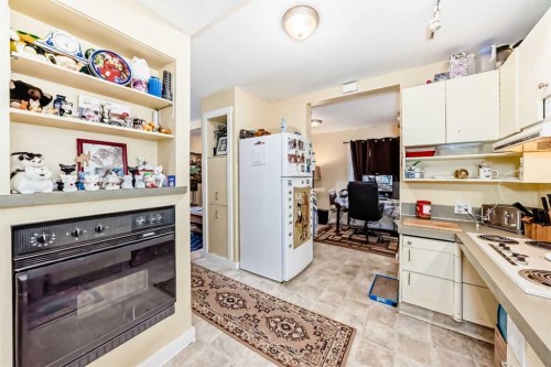 2035 20Th Avenue, Bowden, AB - Indoor