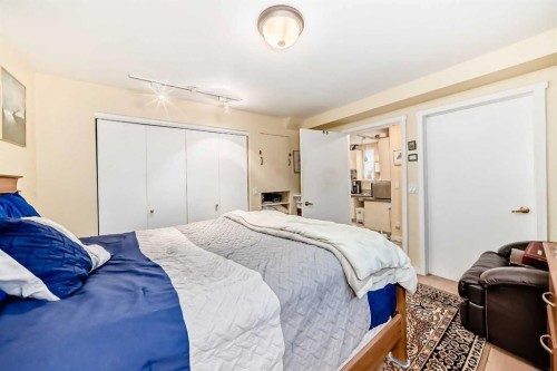 2035 20Th Avenue, Bowden, AB - Indoor Photo Showing Bedroom