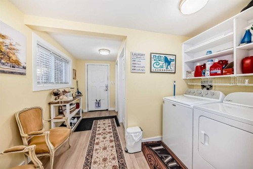 2035 20Th Avenue, Bowden, AB - Indoor Photo Showing Laundry Room