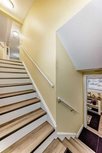 2035 20Th Avenue, Bowden, AB - Indoor Photo Showing Gym Room