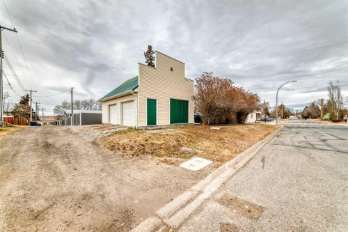 2035 20Th Avenue, Bowden, AB - Outdoor