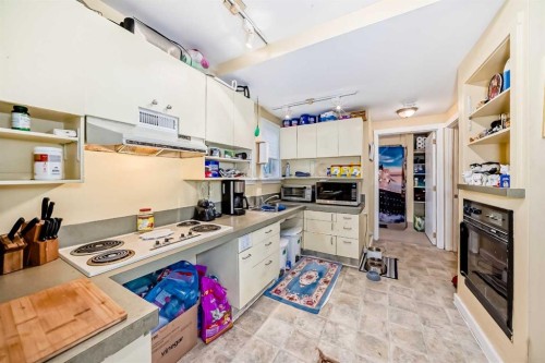 2035 20Th Avenue, Bowden, AB - Indoor