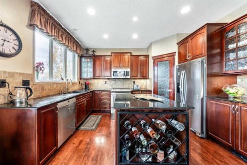 40 Cougar Ridge Heights Sw, Calgary, AB - Indoor Photo Showing Kitchen With Stainless Steel Kitchen