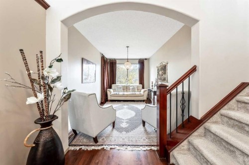 40 Cougar Ridge Heights Sw, Calgary, AB - Indoor Photo Showing Other Room