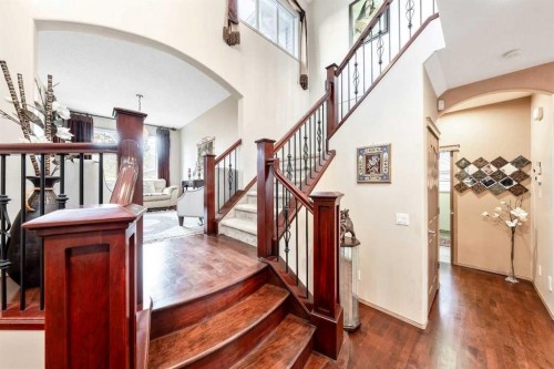 40 Cougar Ridge Heights Sw, Calgary, AB - Indoor Photo Showing Other Room