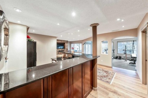 40 Cougar Ridge Heights Sw, Calgary, AB - Indoor