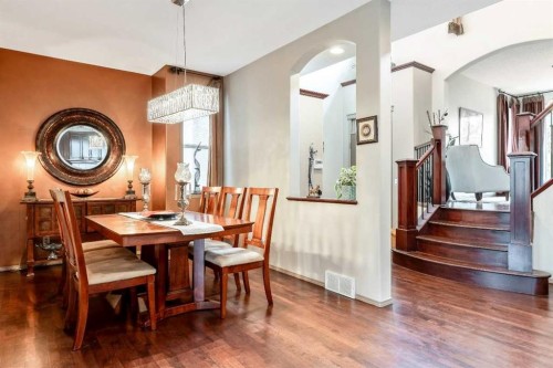 40 Cougar Ridge Heights Sw, Calgary, AB - Indoor Photo Showing Dining Room