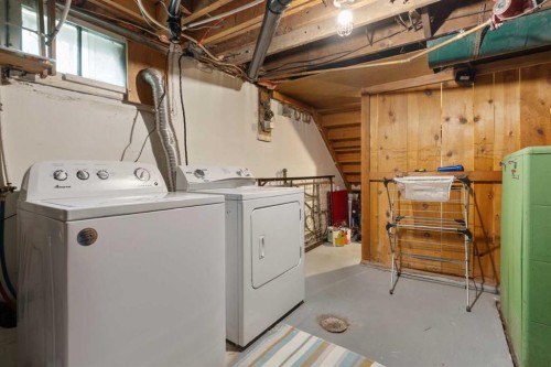 4714 48 Street, Camrose, AB - Indoor Photo Showing Laundry Room