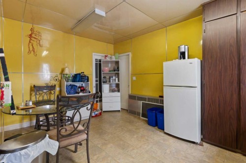 4714 48 Street, Camrose, AB - Indoor Photo Showing Kitchen