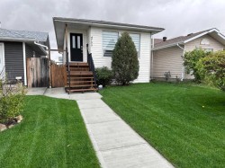 4703 44 Street  Sylvan Lake, AB T4S 1N5