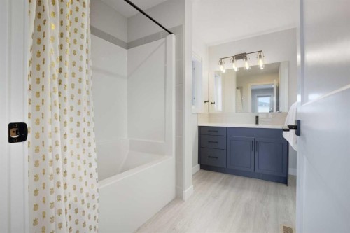 30 Palmer Circle, Blackfalds, AB - Indoor Photo Showing Bathroom