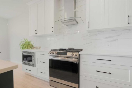 30 Palmer Circle, Blackfalds, AB - Indoor Photo Showing Kitchen