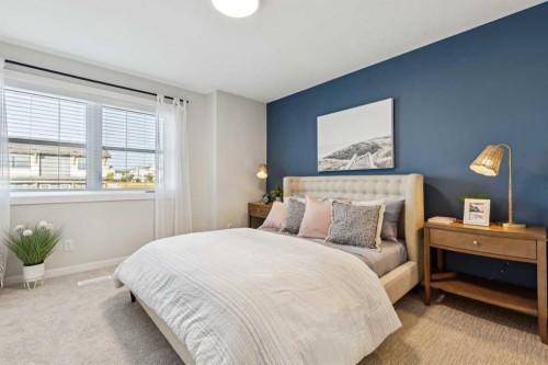 107-135 Mahogany Parade Se, Calgary, AB - Indoor Photo Showing Bedroom