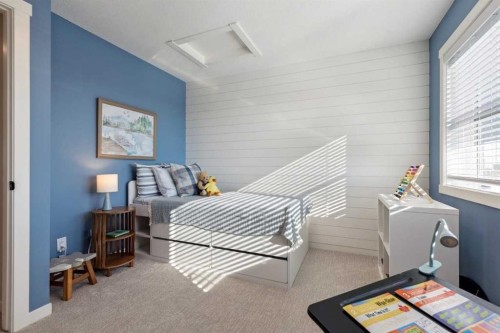 107-135 Mahogany Parade Se, Calgary, AB - Indoor Photo Showing Bedroom