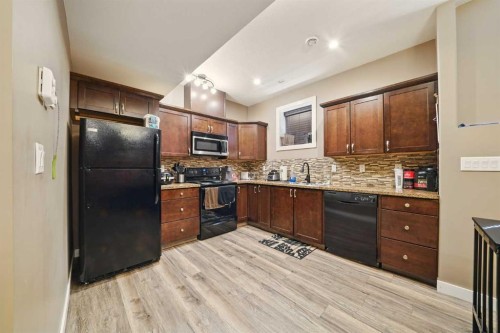 3717 45 Street, Red Deer, AB - Indoor Photo Showing Kitchen