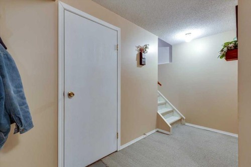 57 Mcdougall Crescent, Red Deer, AB - Indoor Photo Showing Other Room
