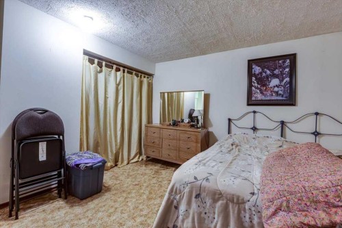 57 Mcdougall Crescent, Red Deer, AB - Indoor Photo Showing Bedroom