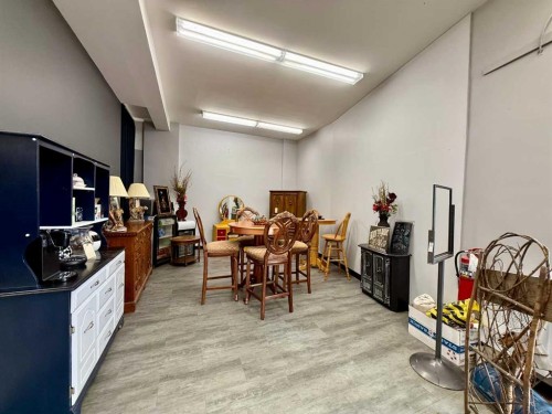 5004 51 Ave, Ponoka, AB 