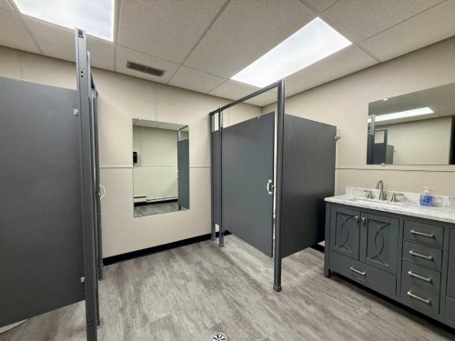 5004 51 Ave, Ponoka, AB 