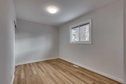 107 Greig Drive, Red Deer, AB - Indoor Photo Showing Other Room