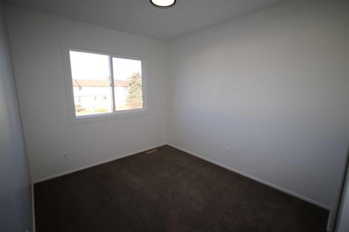 44-7124 Gray Drive, Red Deer, AB - Indoor Photo Showing Other Room