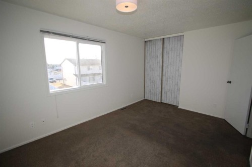 44-7124 Gray Drive, Red Deer, AB - Indoor Photo Showing Other Room