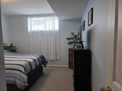 185 Willow Drive, Breton, AB - Indoor Photo Showing Bedroom