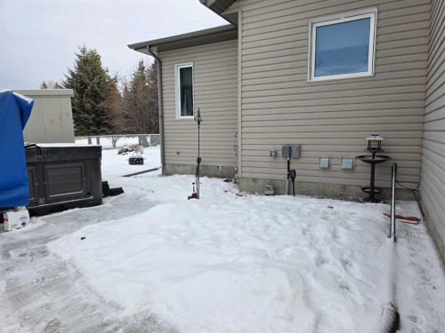 185 Willow Drive, Breton, AB - Outdoor With Exterior