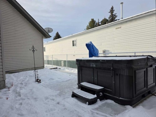 185 Willow Drive, Breton, AB - Outdoor With Exterior