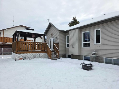 185 Willow Drive, Breton, AB - Outdoor With Deck Patio Veranda With Exterior