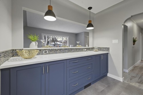 5321 42 Avenue, Red Deer, AB - Indoor Photo Showing Bathroom