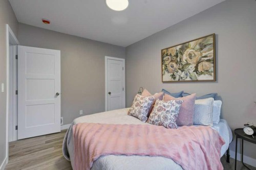 5321 42 Avenue, Red Deer, AB - Indoor Photo Showing Bedroom