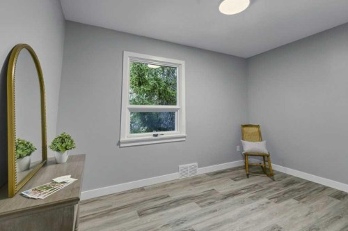 5321 42 Avenue, Red Deer, AB - Indoor Photo Showing Other Room