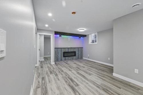 5321 42 Avenue, Red Deer, AB - Indoor With Fireplace