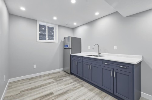 5321 42 Avenue, Red Deer, AB - Indoor Photo Showing Other Room