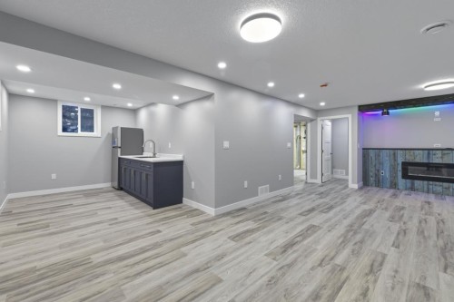 5321 42 Avenue, Red Deer, AB - Indoor