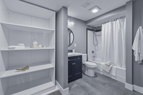 5321 42 Avenue, Red Deer, AB - Indoor Photo Showing Bathroom