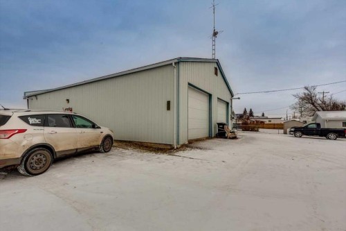 4831 50 Street, Alix, AB 
