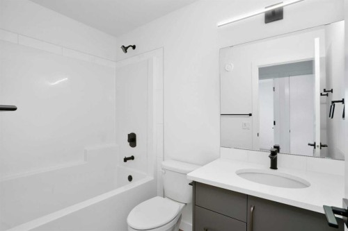18 Palmer Circle, Blackfalds, AB - Indoor Photo Showing Bathroom