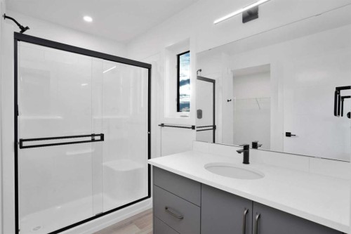 18 Palmer Circle, Blackfalds, AB - Indoor Photo Showing Bathroom