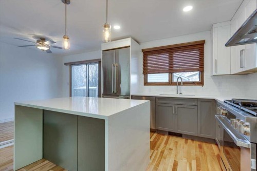 8 Nielsen Close, Red Deer, AB - Indoor Photo Showing Kitchen With Upgraded Kitchen