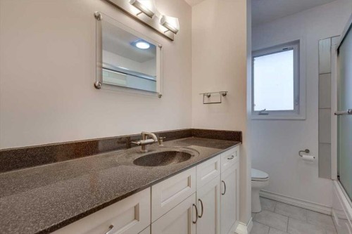8 Nielsen Close, Red Deer, AB - Indoor Photo Showing Bathroom