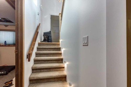 8 Nielsen Close, Red Deer, AB - Indoor Photo Showing Other Room