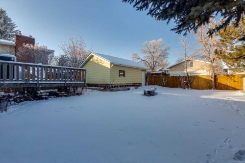 8 Nielsen Close, Red Deer, AB - Outdoor